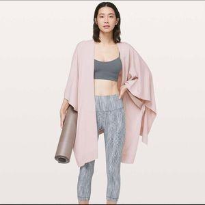 Lulu lemon free to coast wrap